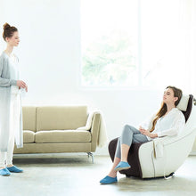 Cargar imagen en el visor de la galería, SyncaMassage ChairSynca CirC - Premium SL Track Heated Massage ChairBurnt CoffeeMassage Chair Heaven